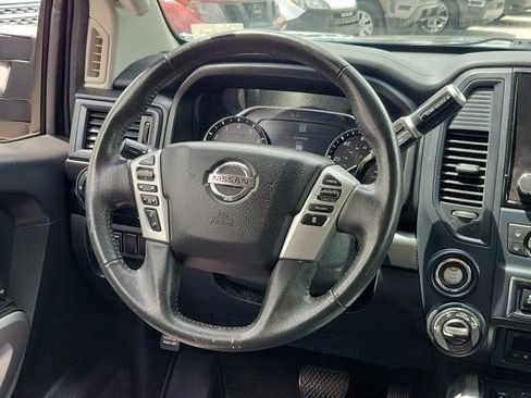 Used 2022 Nissan Titan SV w/ SV Convenience Package AWD/4WD image 24