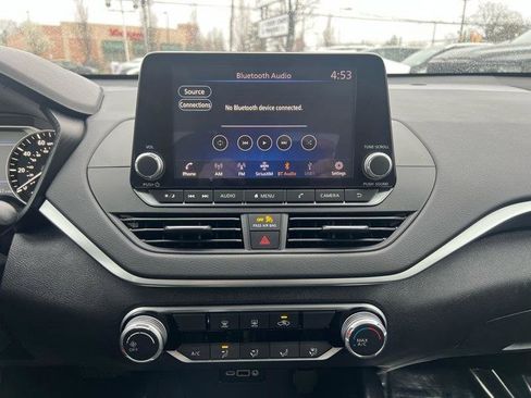 Used 2022 Nissan Altima 2.5 SV image 11