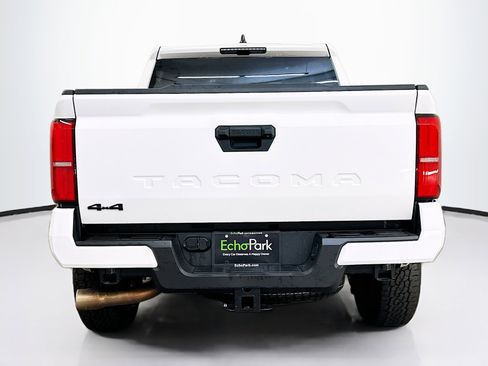 Used 2025 Toyota Tacoma TRD Off-Road image 7