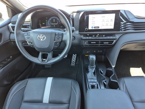 Used 2025 Toyota Camry SE FWD image 20