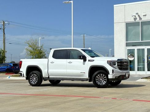 Used 2023 GMC Sierra 1500 AT4 w/ AT4 Preferred Package AWD/4WD image 5