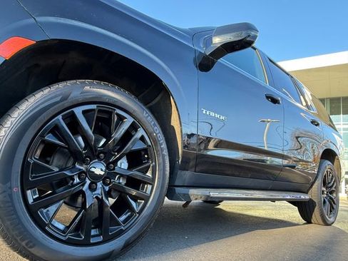 Used 2022 Chevrolet Tahoe LT w/ LT Signature Plus Package image 10