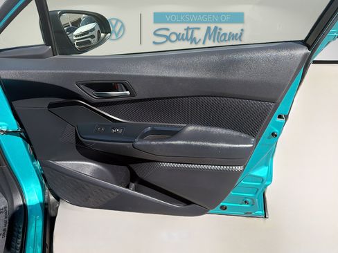 Used 2018 Toyota C-HR XLE image 32