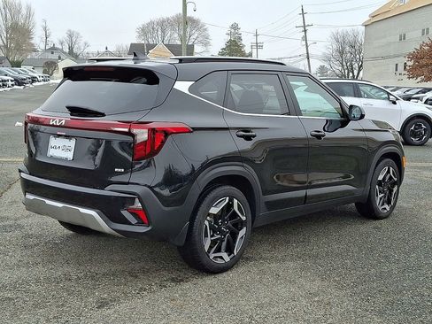 Certified 2025 Kia Seltos SX w/ SX Sunroof Package image 7