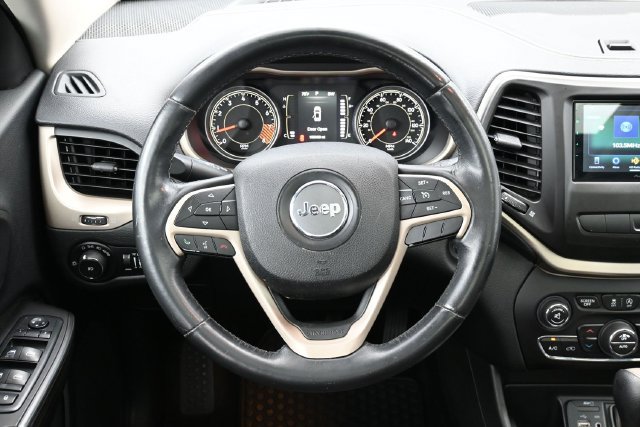 Used 2015 Jeep Cherokee Latitude w/ Comfort/Convenience Group FWD image 24