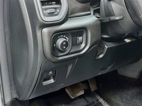 Used 2025 RAM 1500 Warlock AWD/4WD image 10