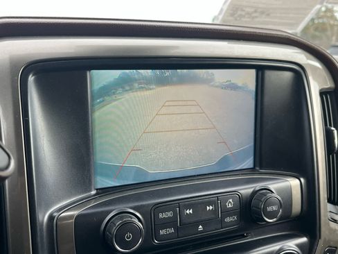 Used 2018 Chevrolet Silverado 1500 High Country image 23