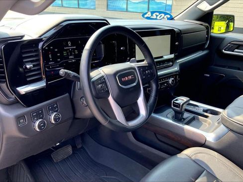 Used 2024 GMC Sierra 1500 SLT w/ SLT Premium Plus Package AWD/4WD image 15
