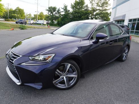 Used 2017 Lexus IS 200t w/ Premium Package RWD image 3