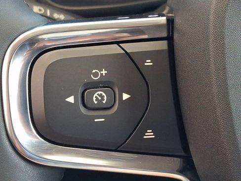 Used 2024 Volvo XC40 B5 Plus w/ Climate Package AWD/4WD image 23