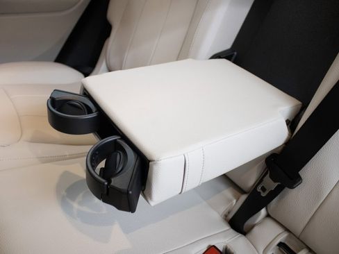 Used 2025 Mercedes-Benz GLB 250 image 31