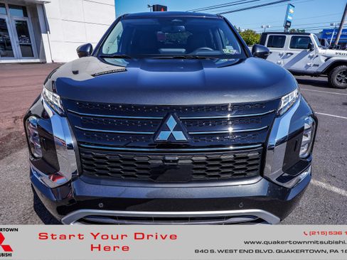 New 2025 Mitsubishi Outlander SE AWD/4WD image 1