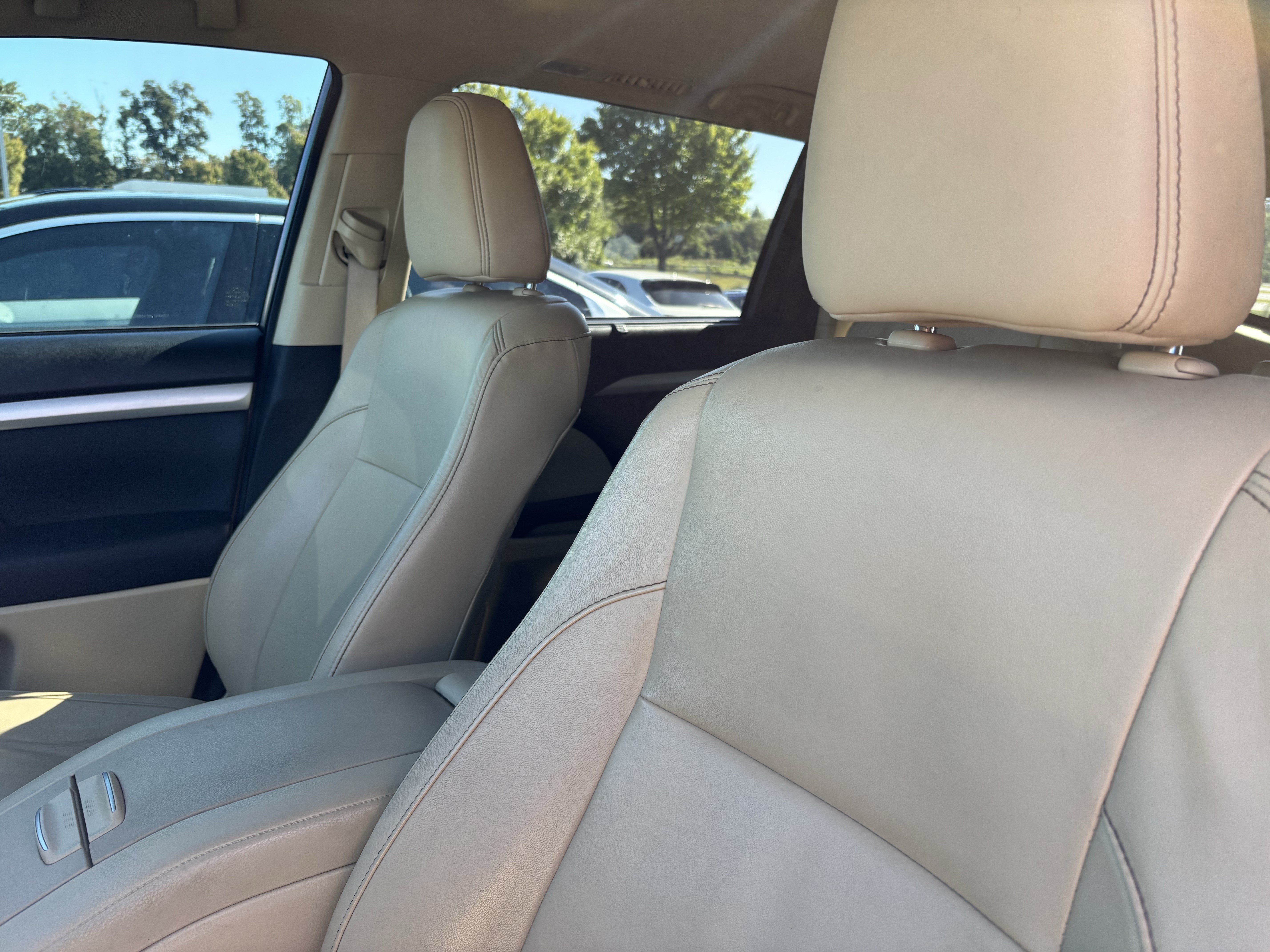 Used 2015 Toyota Highlander XLE FWD image 17