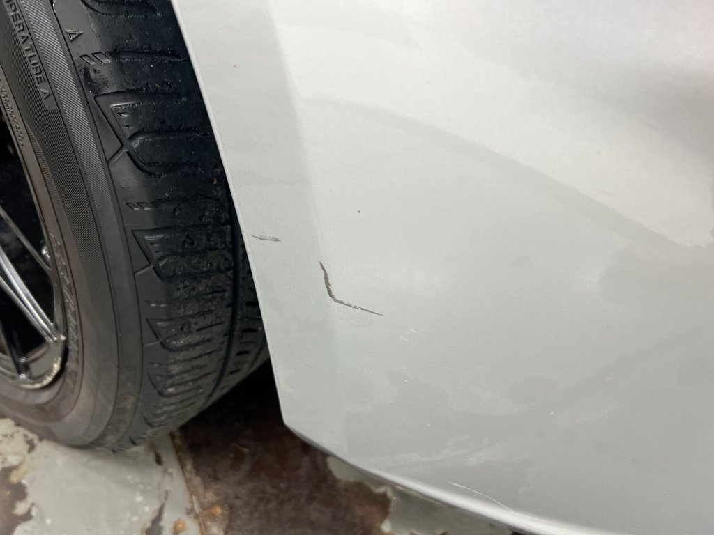 Used 2018 Chevrolet Malibu LT FWD image 29