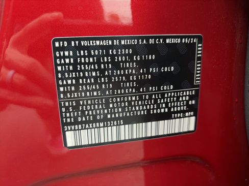 Certified 2024 Volkswagen Tiguan SE R-Line AWD/4WD image 37