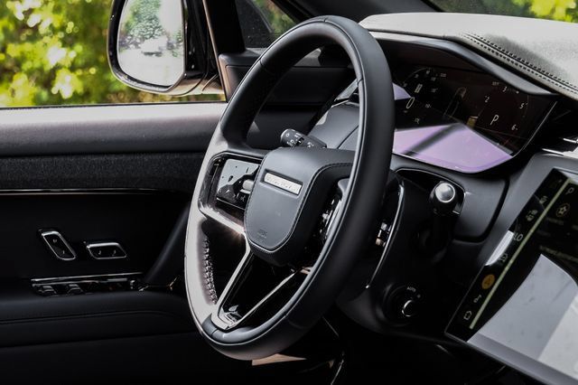 New 2026 Land Rover Range Rover Sport Dynamic SE AWD/4WD image 16