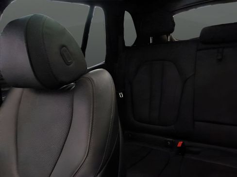 Used 2022 BMW X5 xDrive40i w/ M Sport Package AWD/4WD image 25