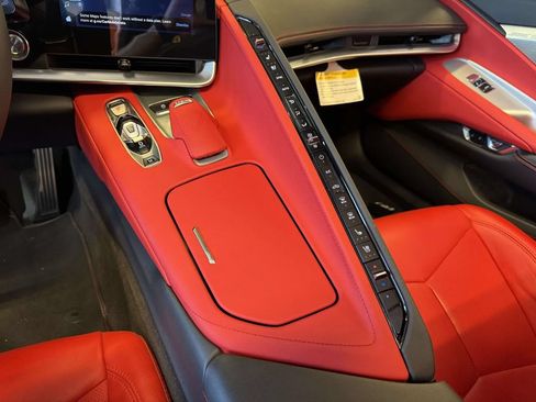 Used 2024 Chevrolet Corvette Z06 RWD image 5