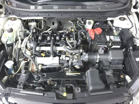 Used 2021 Nissan Kicks S image 32