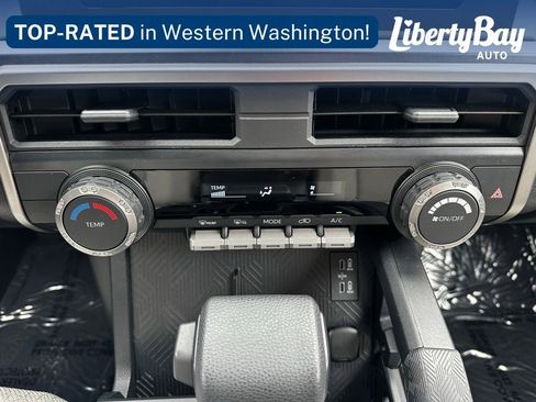 Used 2025 Toyota 4Runner SR5 AWD/4WD image 25