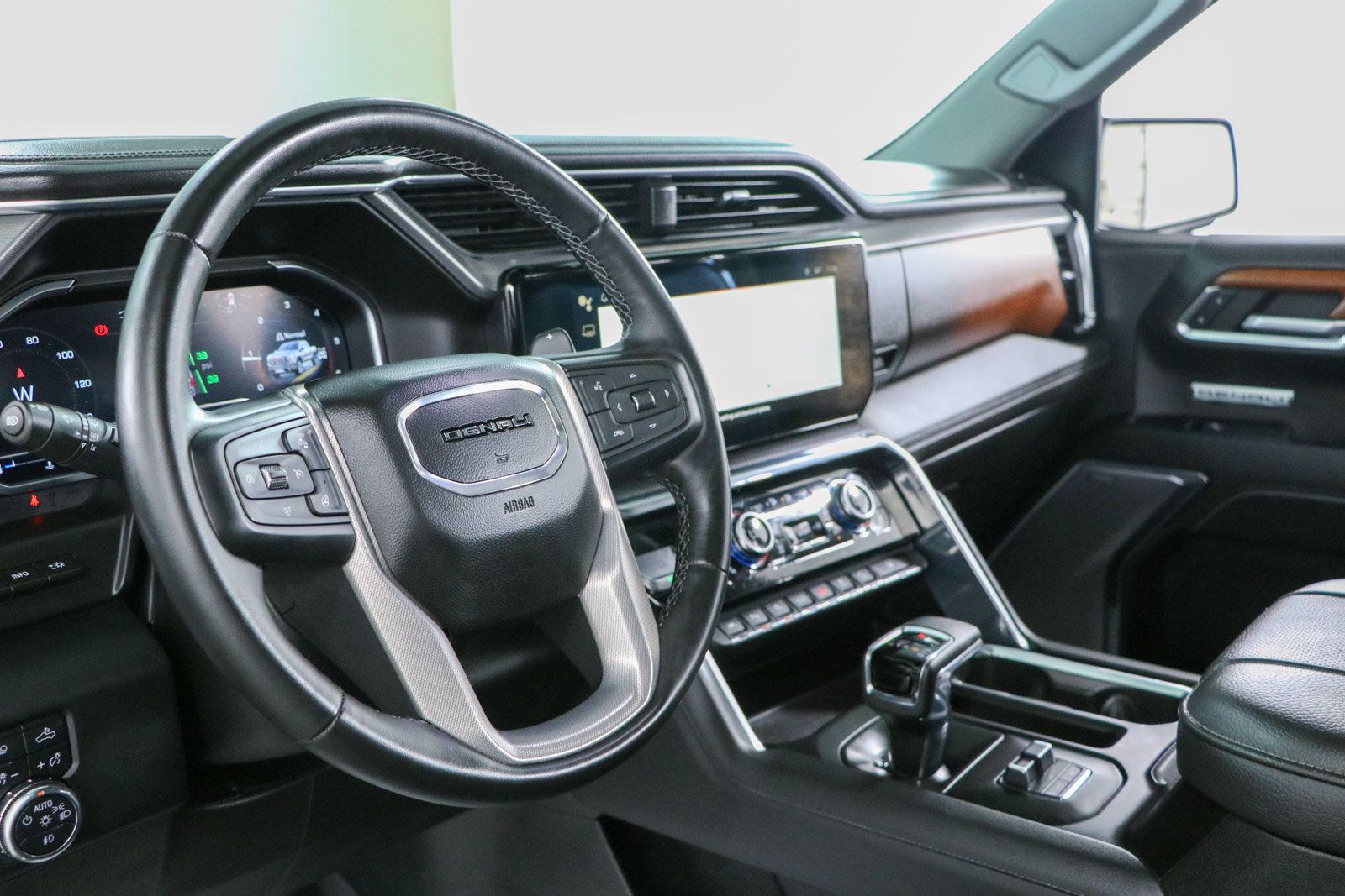 Used 2023 GMC Sierra 1500 Denali w/ Denali Reserve Package AWD/4WD image 26