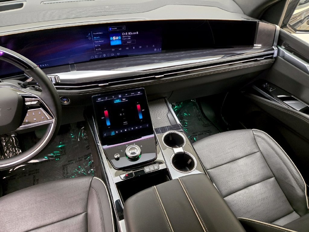 Used 2025 Cadillac Escalade ESV Sport AWD/4WD image 21