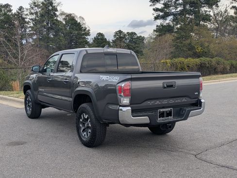 Used 2022 Toyota Tacoma TRD Off-Road image 7