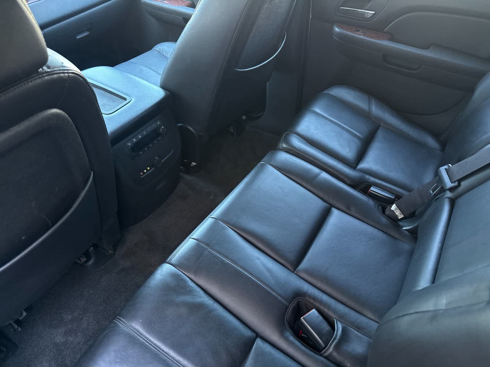 Used 2009 Chevrolet Suburban 2500 LT AWD/4WD image 4