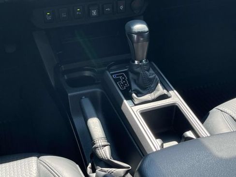 Used 2020 Toyota Tacoma TRD Sport w/ TRD Premium Sport Package RWD image 18