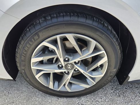 Used 2023 Hyundai Sonata SEL w/ Convenience Package FWD image 9