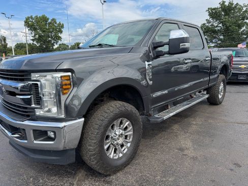 Used 2018 Ford F250 XLT w/ XLT Premium Package AWD/4WD image 9