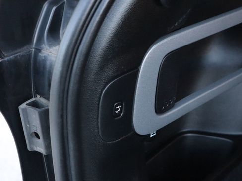 Used 2018 Jeep Cherokee Limited image 12