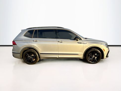 Used 2023 Volkswagen Tiguan SE R-Line image 2