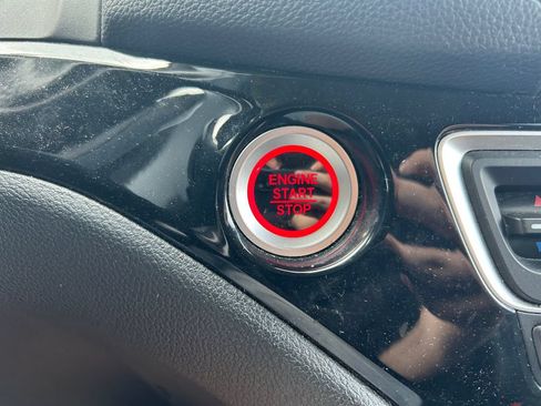 Used 2017 Honda Pilot Touring image 24