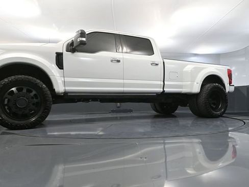 Used 2020 Ford F450 Platinum w/ FX4 Off-Road Package AWD/4WD image 56