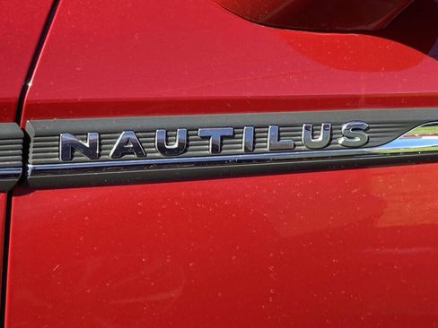 Used 2020 Lincoln Nautilus Reserve w/ Equipment Group 202A image 13