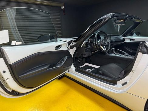 Used 2016 MAZDA MX-5 Miata Club image 21