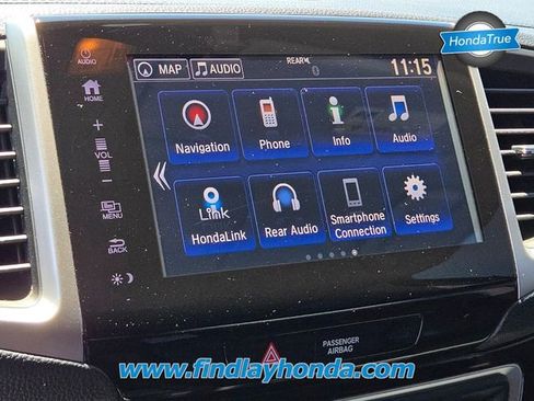 Certified 2018 Honda Pilot Touring image 32