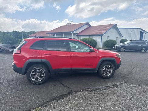 Used 2019 Jeep Cherokee Trailhawk AWD/4WD image 11