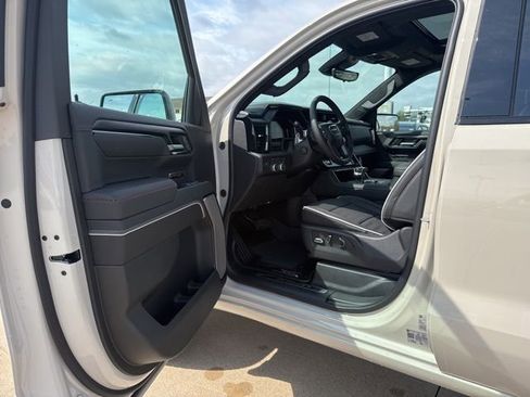 New 2026 GMC Sierra 1500 AT4X w/ LPO, Black Badging Package AWD/4WD image 12