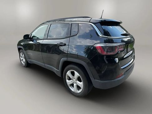 Used 2018 Jeep Compass Latitude w/ Popular Equipment Group FWD image 9