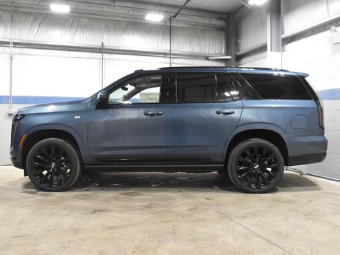 New 2026 Cadillac Escalade Platinum Sport w/ LPO, ONYX Package image 13