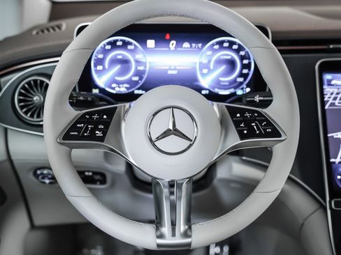 Certified 2023 Mercedes-Benz EQE 350+ 4MATIC SUV image 11