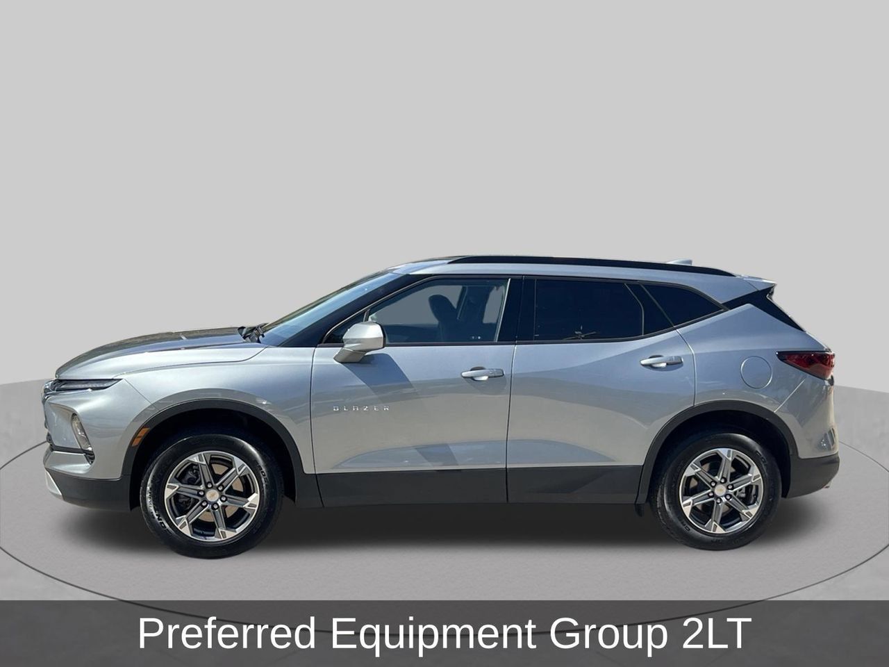 Used 2024 Chevrolet Blazer LT w/ Convenience Package FWD image 2