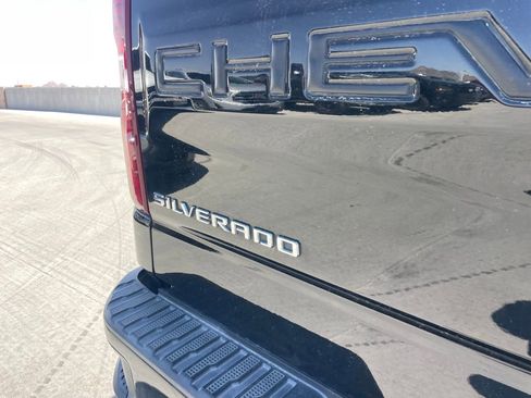 Used 2022 Chevrolet Silverado 1500 Custom RWD image 5
