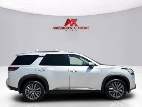 Used 2023 Nissan Pathfinder SL w/ SL Premium Package FWD image 7