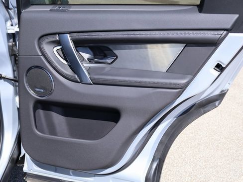 New 2025 Land Rover Discovery Sport Dynamic SE image 15