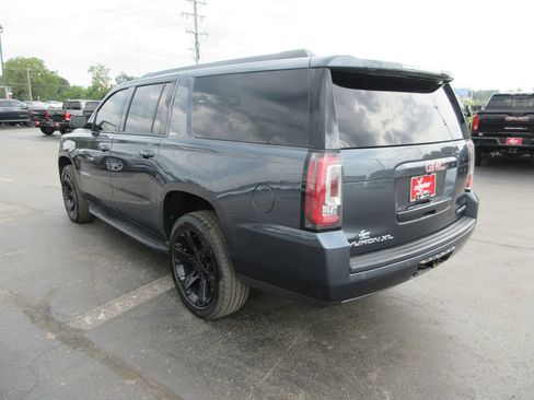 Used 2019 GMC Yukon XL SLT w/ Graphite Performance Edition AWD/4WD image 8