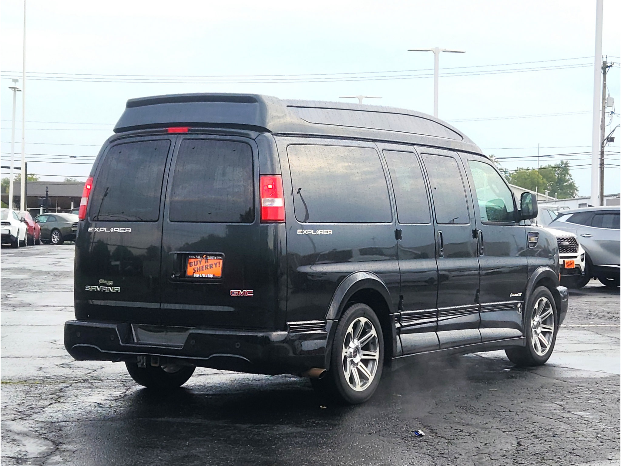Used 2017 GMC Savana 2500 RWD image 12