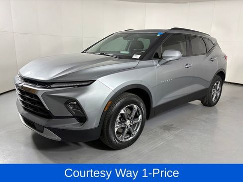 Used 2024 Chevrolet Blazer LT w/ Convenience Package FWD image 5